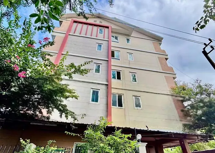 Гостевой дом 105 Budget Room, Wifiutilities Bangkoks Center 3*