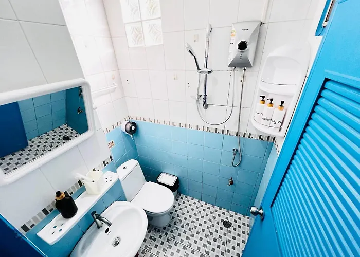 105 Budget Room, Wifiutilities Bangkoks Center Гостевой дом 3*